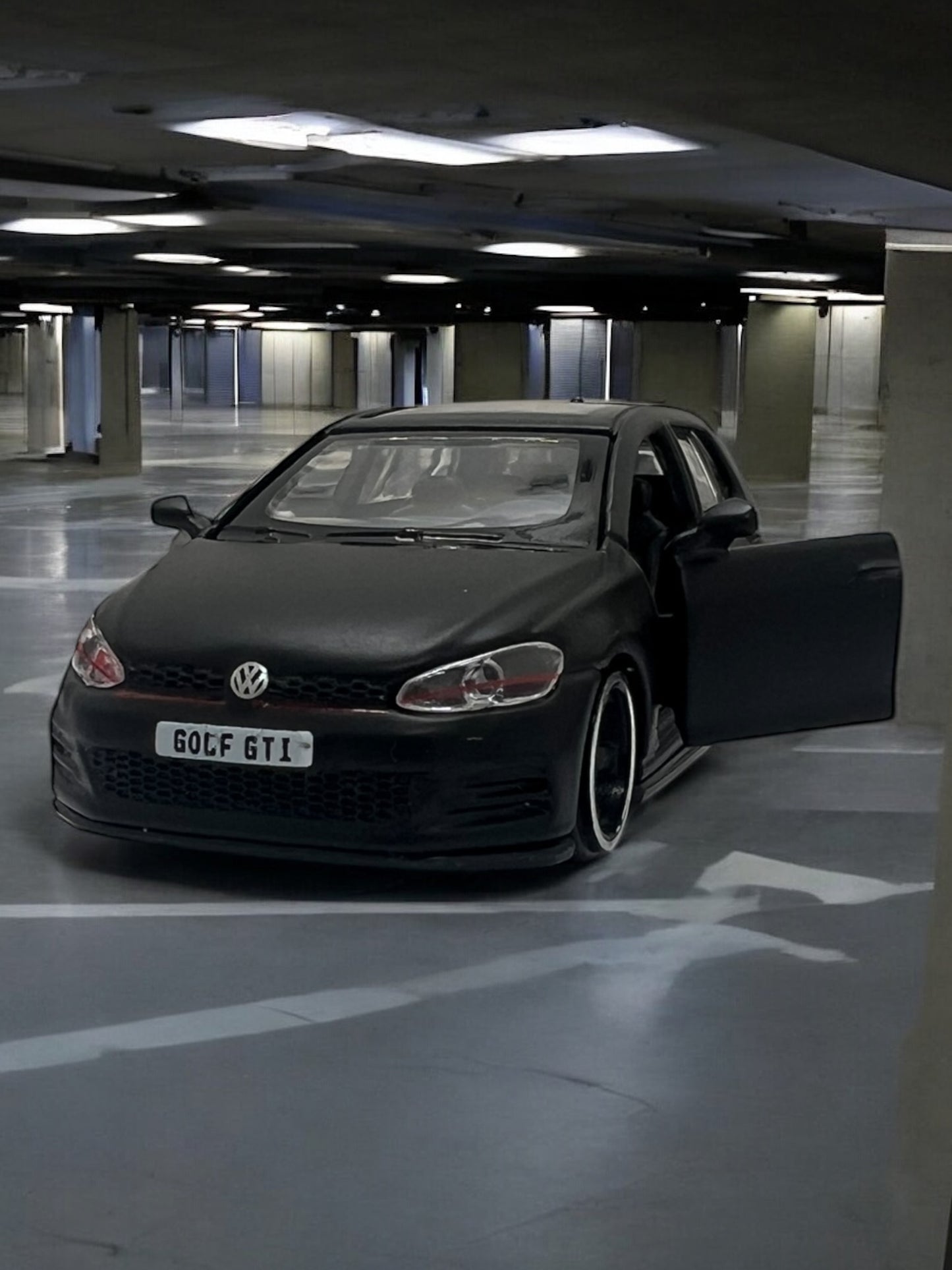 Volkswagen GTI Golf (Black)