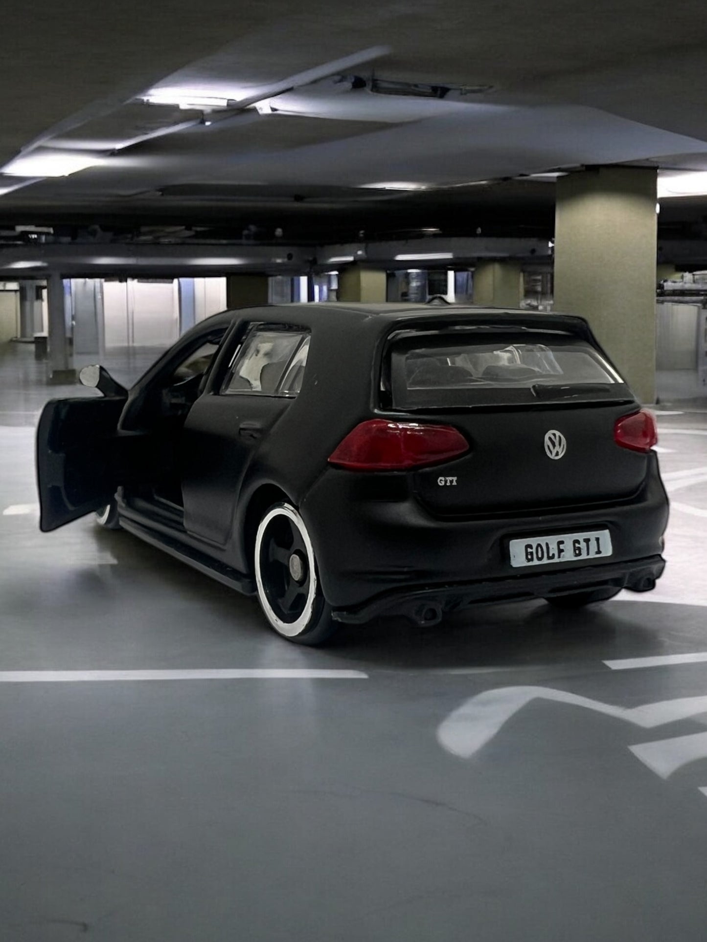 Volkswagen GTI Golf (Black)